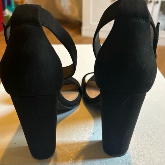 Torrid - Picture 2 of 4